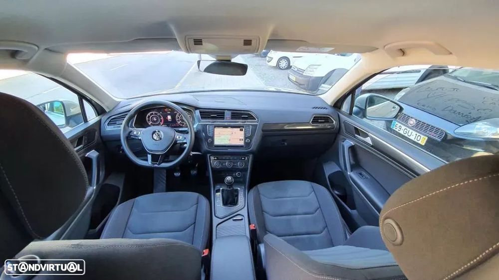 VW Tiguan 2.0 TDI R-Line - 25