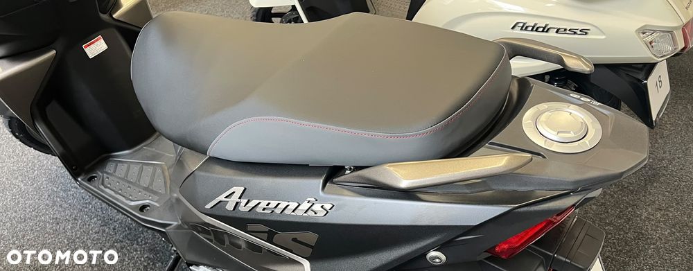 Suzuki Avenis - 9