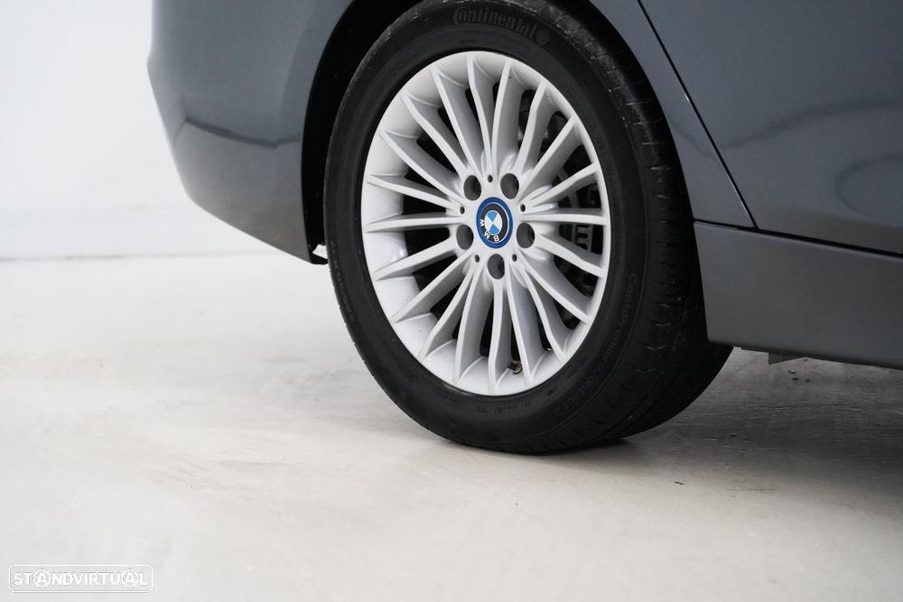 BMW 330 e iPerformance - 19