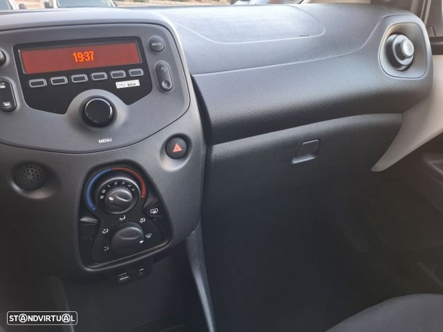 Citroën C1 VTi S&S Live - 16