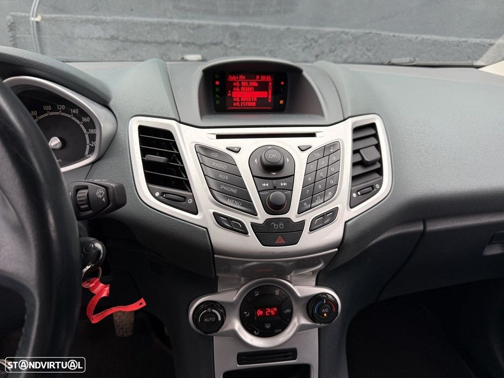 Ford Fiesta 1.25 Titanium - 13