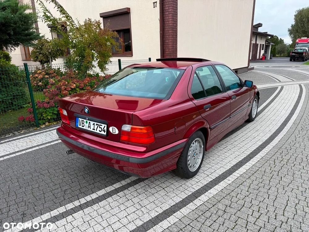 BMW Seria 3 316i - 11