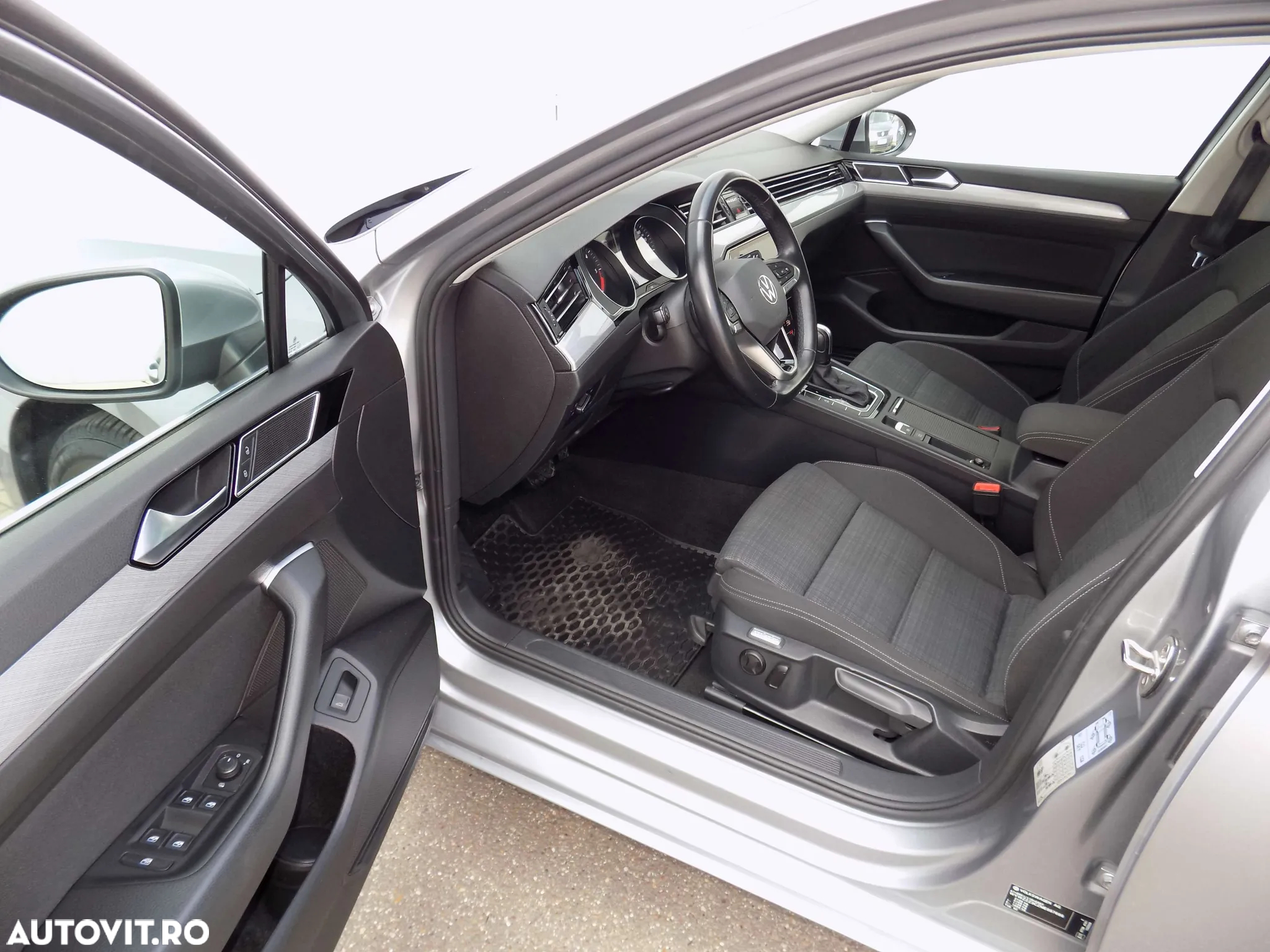 Volkswagen Passat 2.0 TDI DSG Comfortline - 11