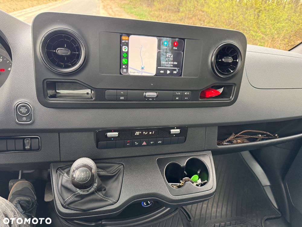 Mercedes-Benz Sprinter - 20