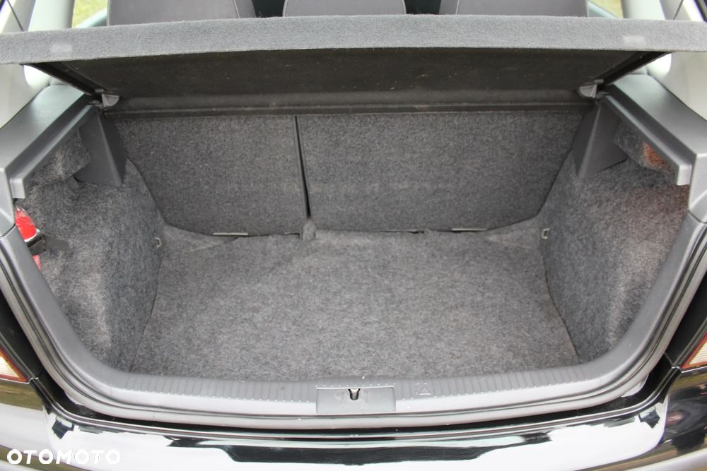 Volkswagen Polo 1.2 Team - 16