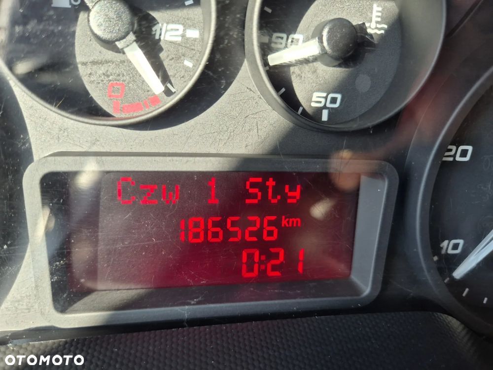 Iveco 35C14 35C15 140KM/ Wywrotka 3-stronna/ - 24