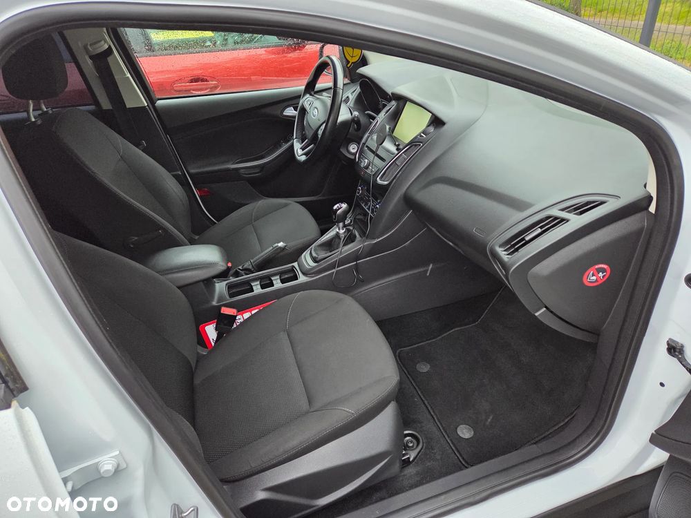Ford Focus - 17