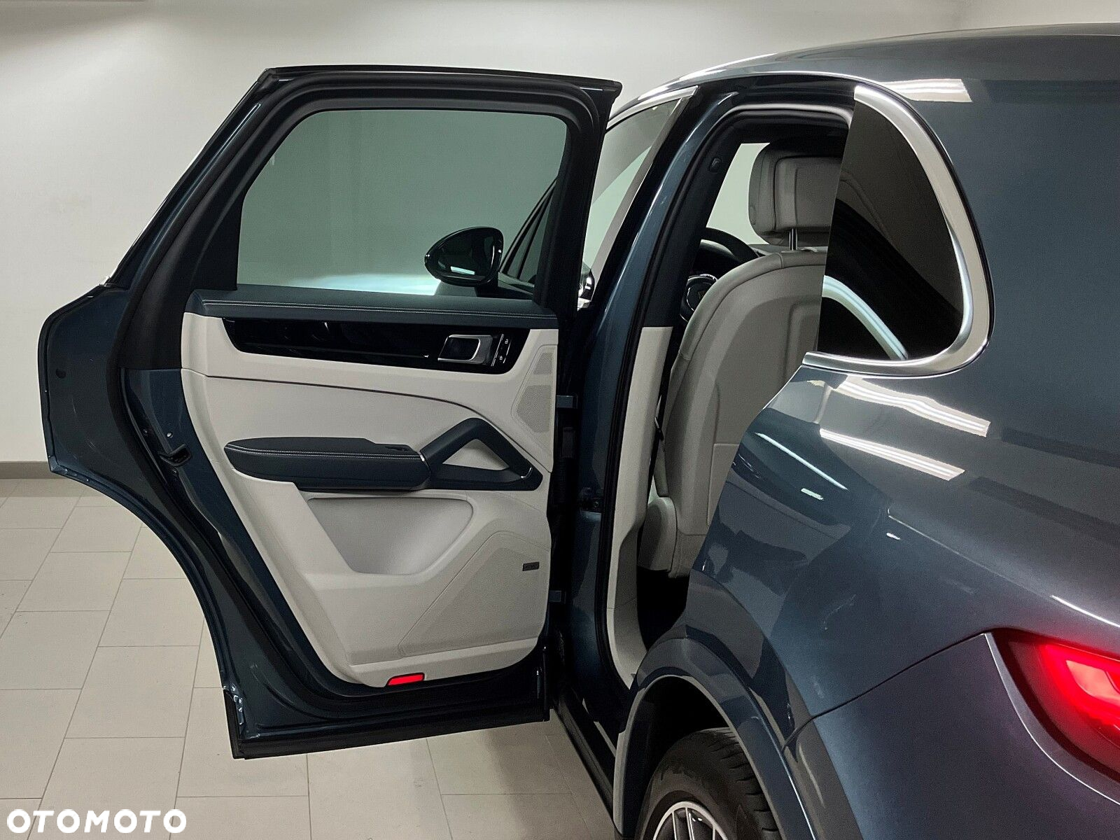 Porsche Cayenne - 22