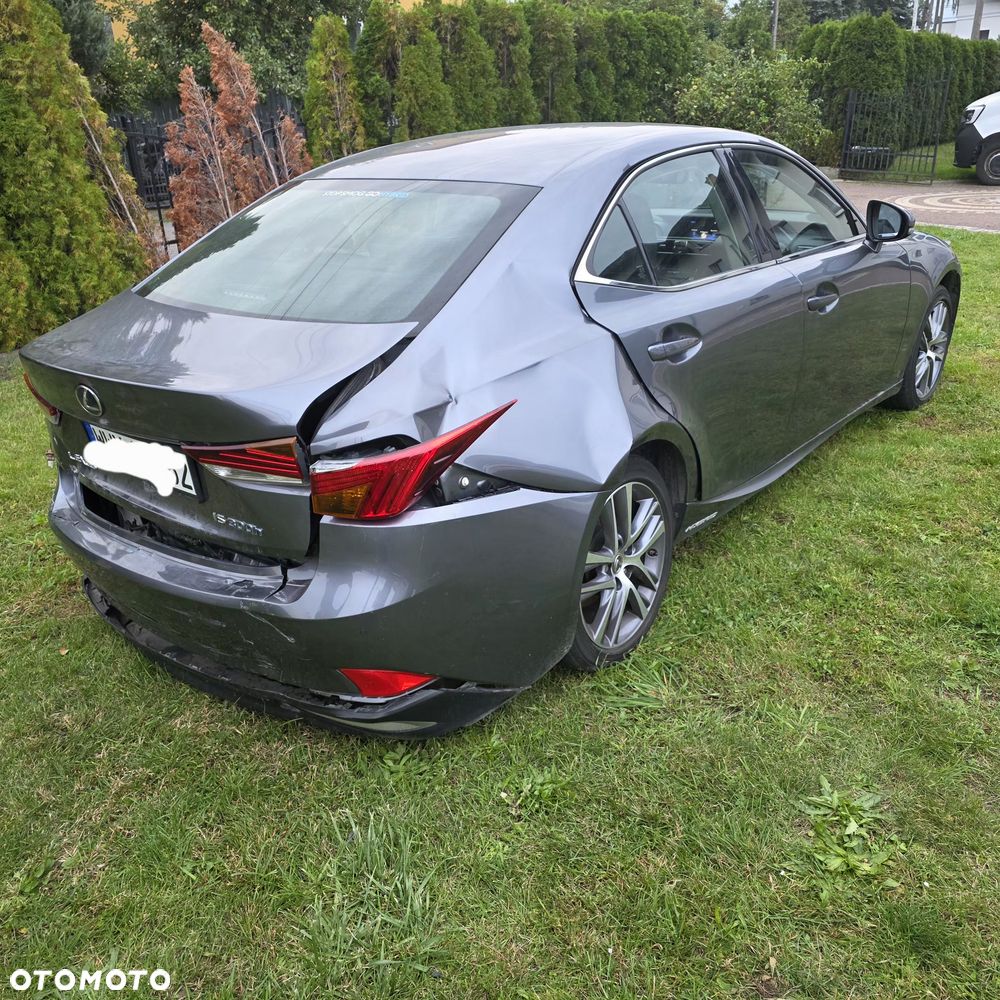 Lexus IS Style Edition - 10