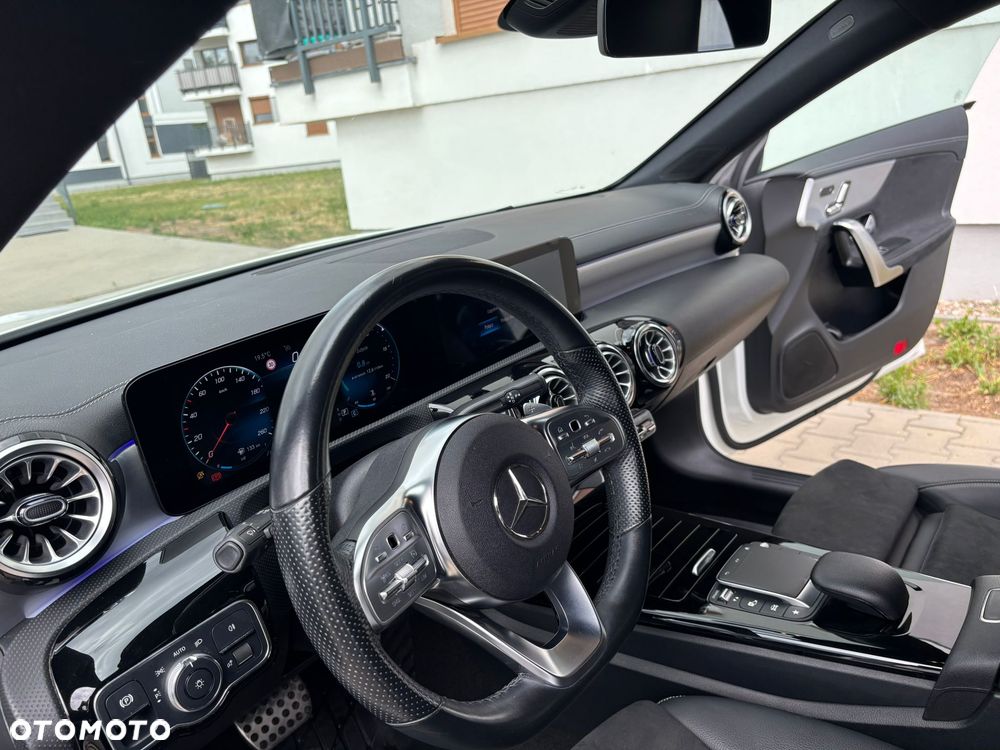Mercedes-Benz CLA 200 d 4-Matic AMG Line 8G-DCT - 8
