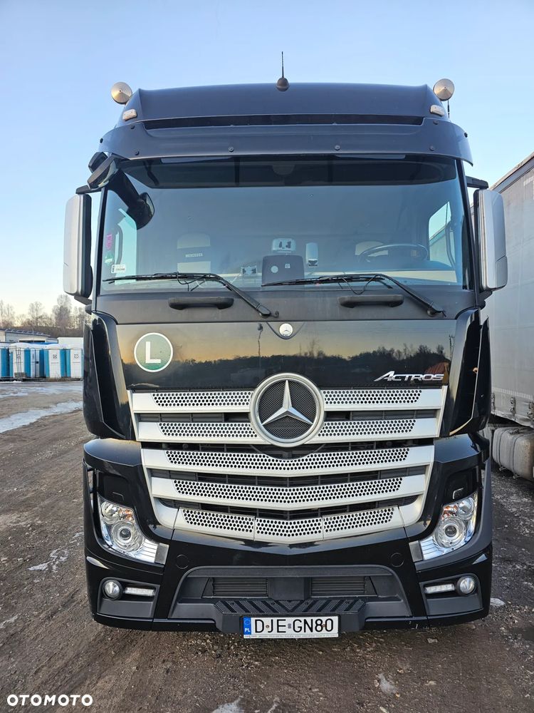 Mercedes-Benz ACTROS - 1
