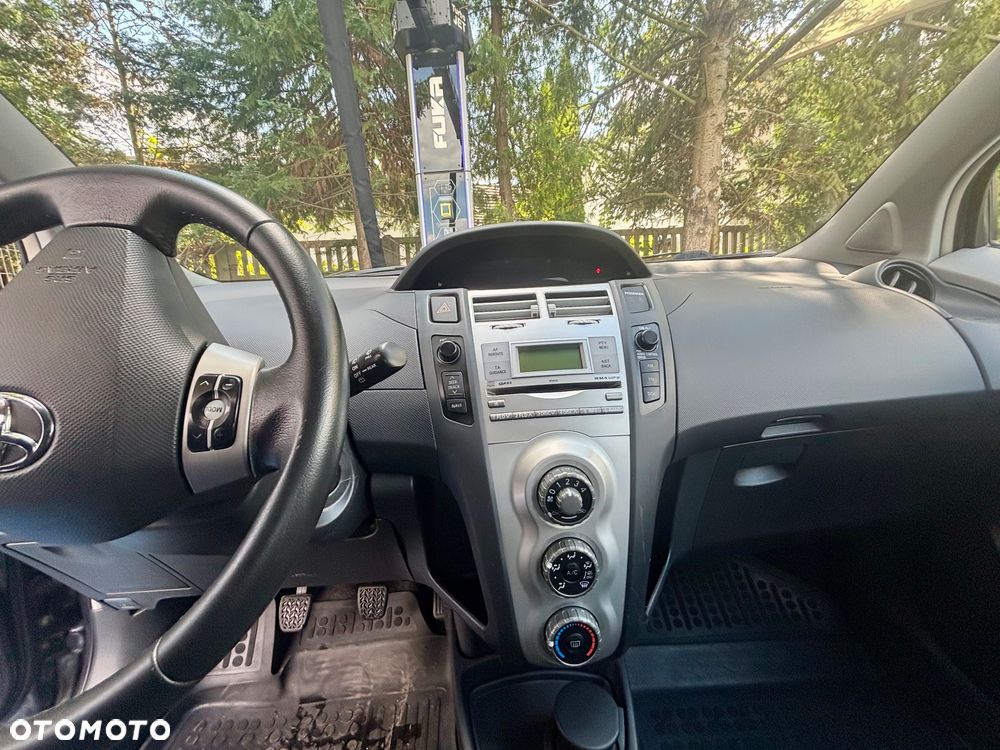 Toyota Yaris 1.3 Luna A/C - 14