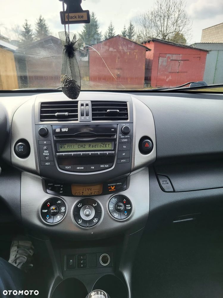 Toyota RAV4 2.2 D-4D Sol - 14