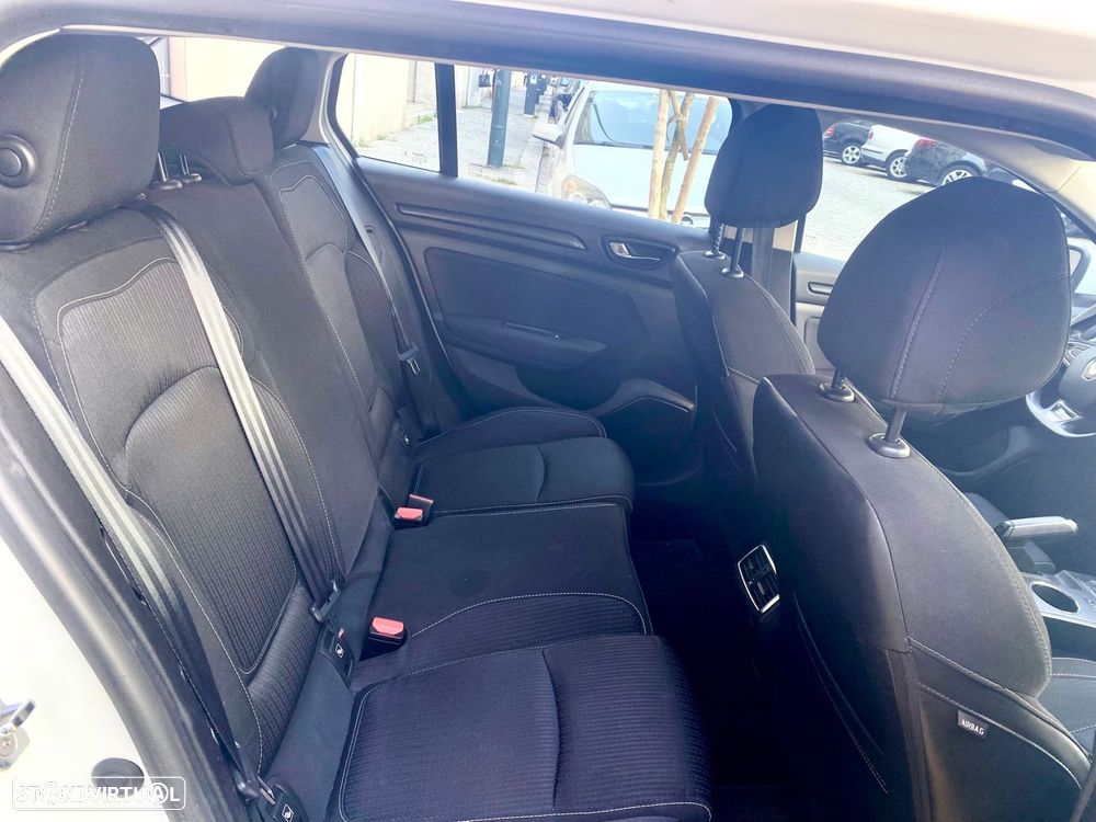 Renault Mégane Sport Tourer 1.5 dCi Comfort SS - 23