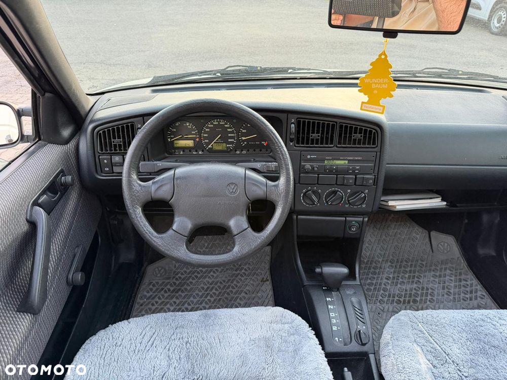 Volkswagen Passat - 19