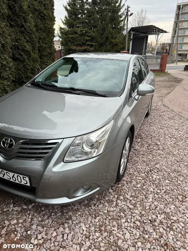 Toyota Avensis - 2