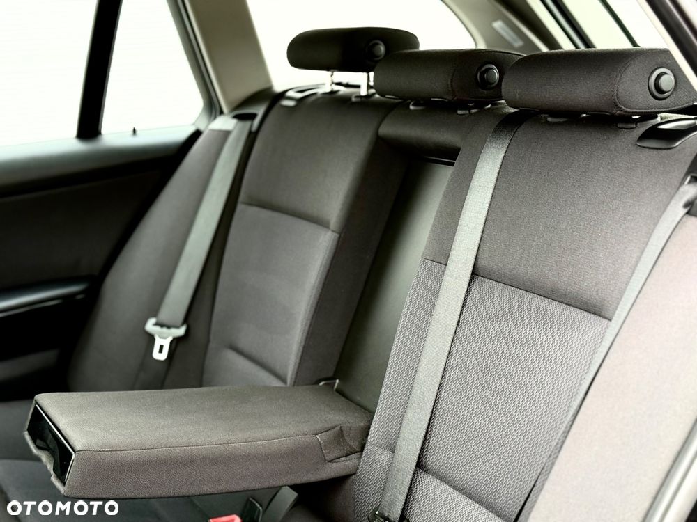 BMW Seria 3 318i - 27