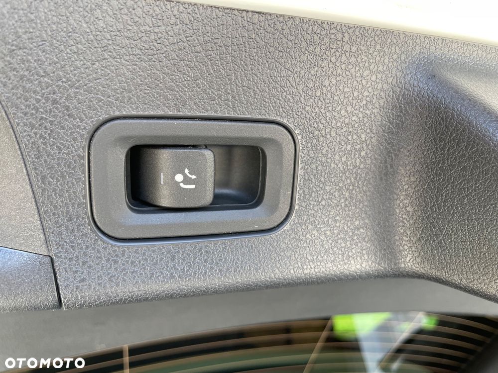 Mercedes-Benz CLA 180 d AMG Line 8G-DCT - 12