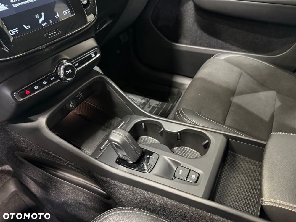 Volvo XC 40 T5 Plug-In Hybrid Momentum - 12
