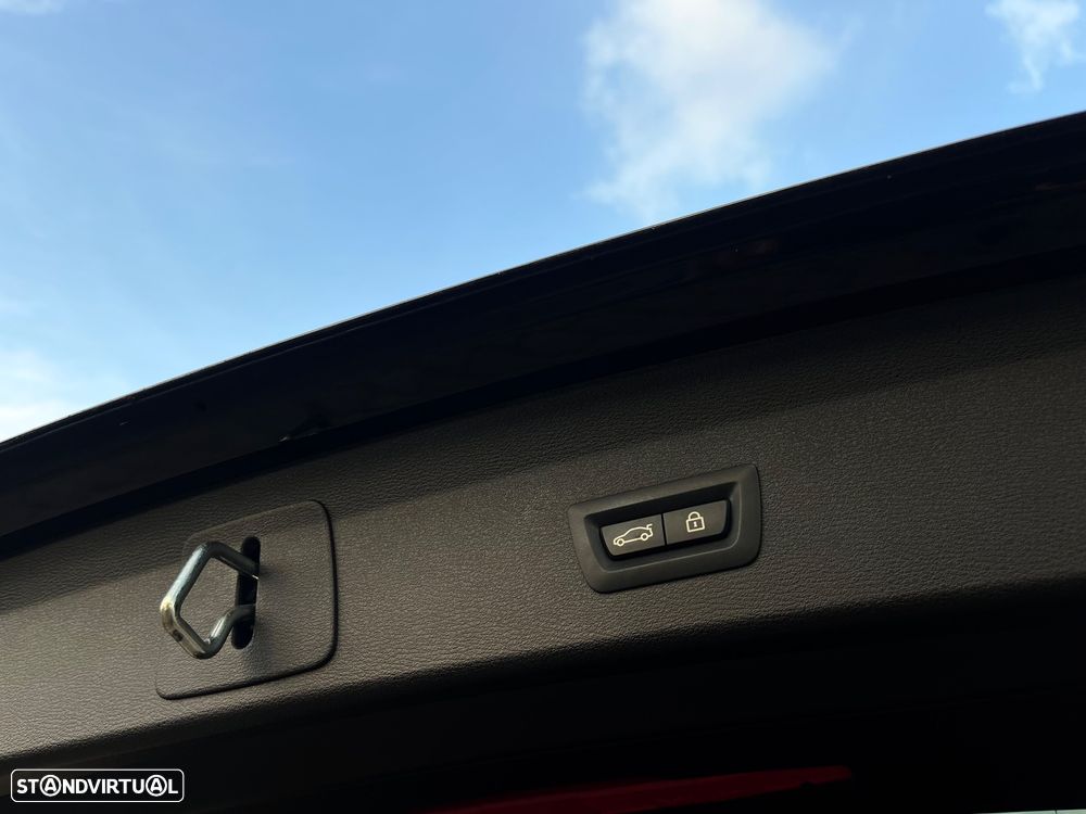 BMW X1 18 d sDrive xLine - 36