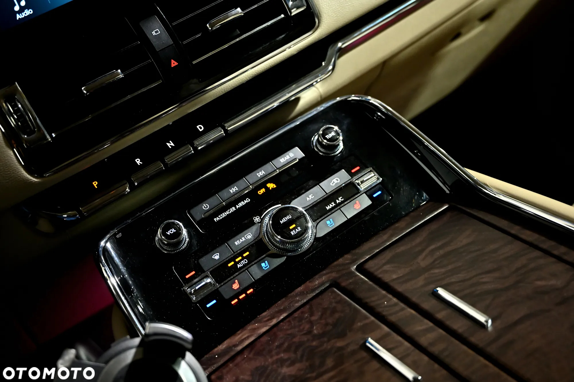 Lincoln Navigator - 36