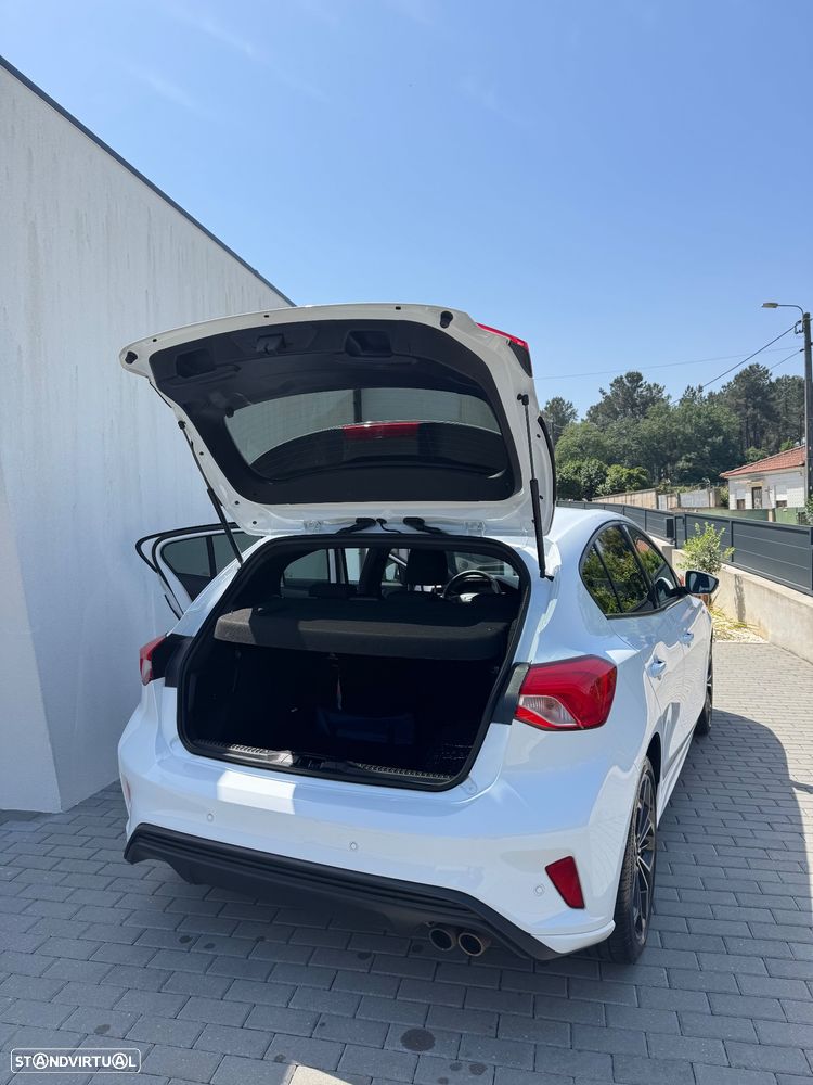 Ford Focus 1.0 EcoBoost MHEV ST-Line - 43
