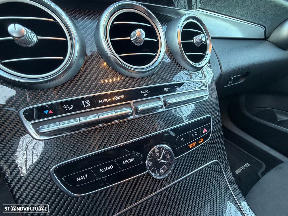 Mercedes-Benz C 300 BlueTEC Hybrid AMG Line - 25