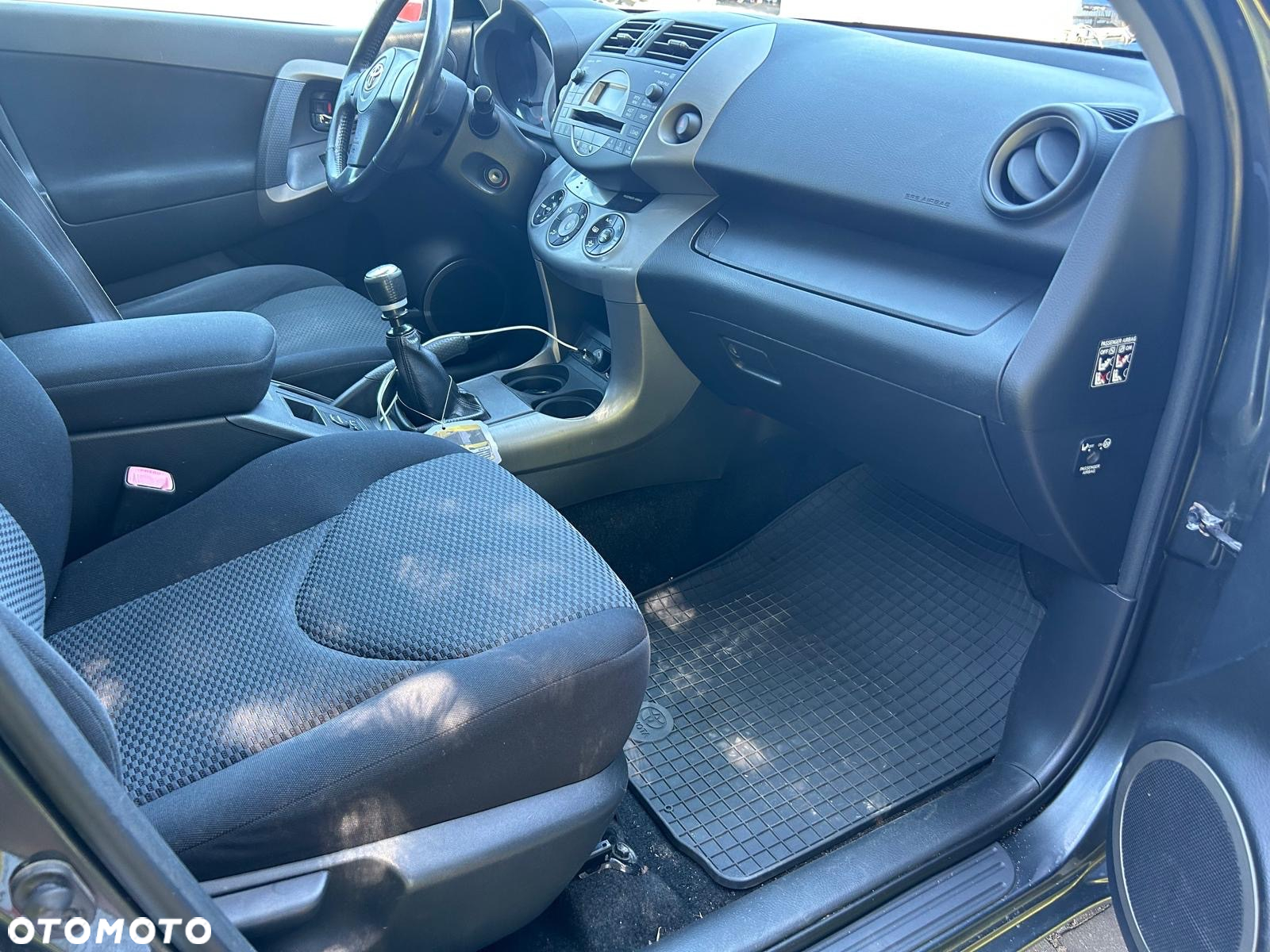 Toyota RAV4 2.2 D-4D Sol - 23