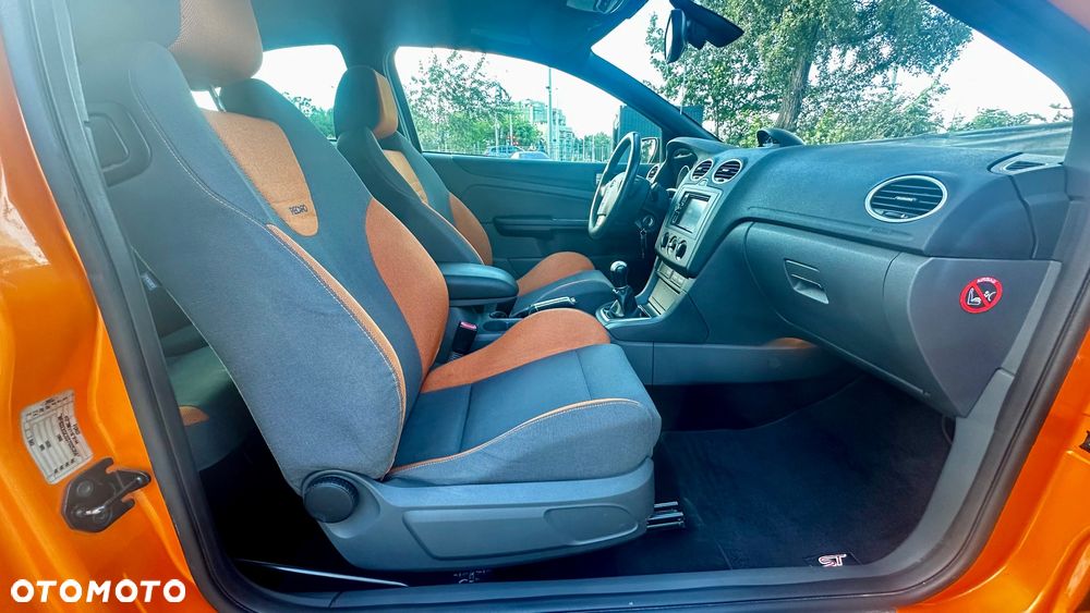 Ford Focus 2.5 ST - 26