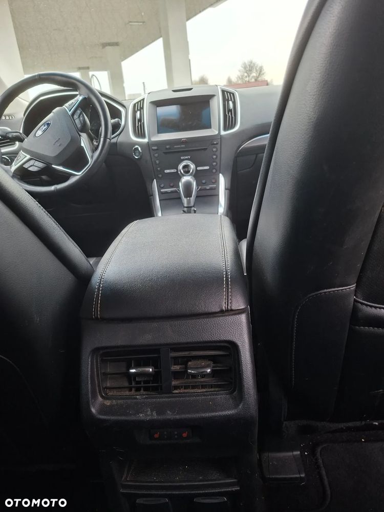 Ford Edge 2.0 TDCi Bi-Turbo 4x4 Titanium - 4