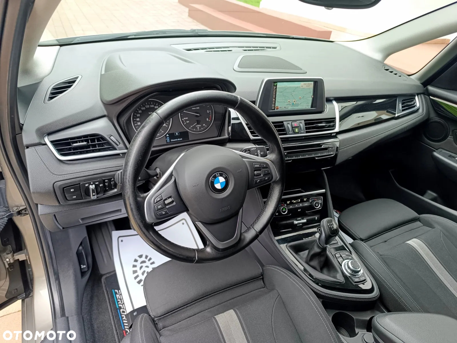 BMW Seria 2 218d Sport Line - 25