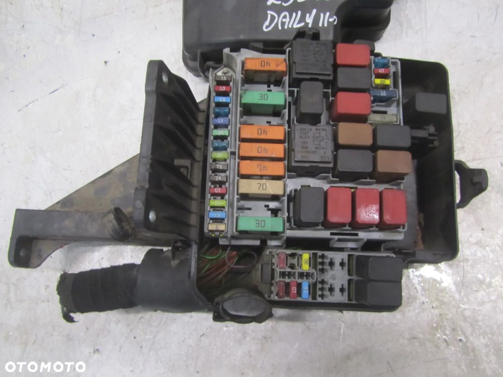 Iveco Daily 11->2.3 HPI skrzynka bezpieczników obudowa 51905215 - 2