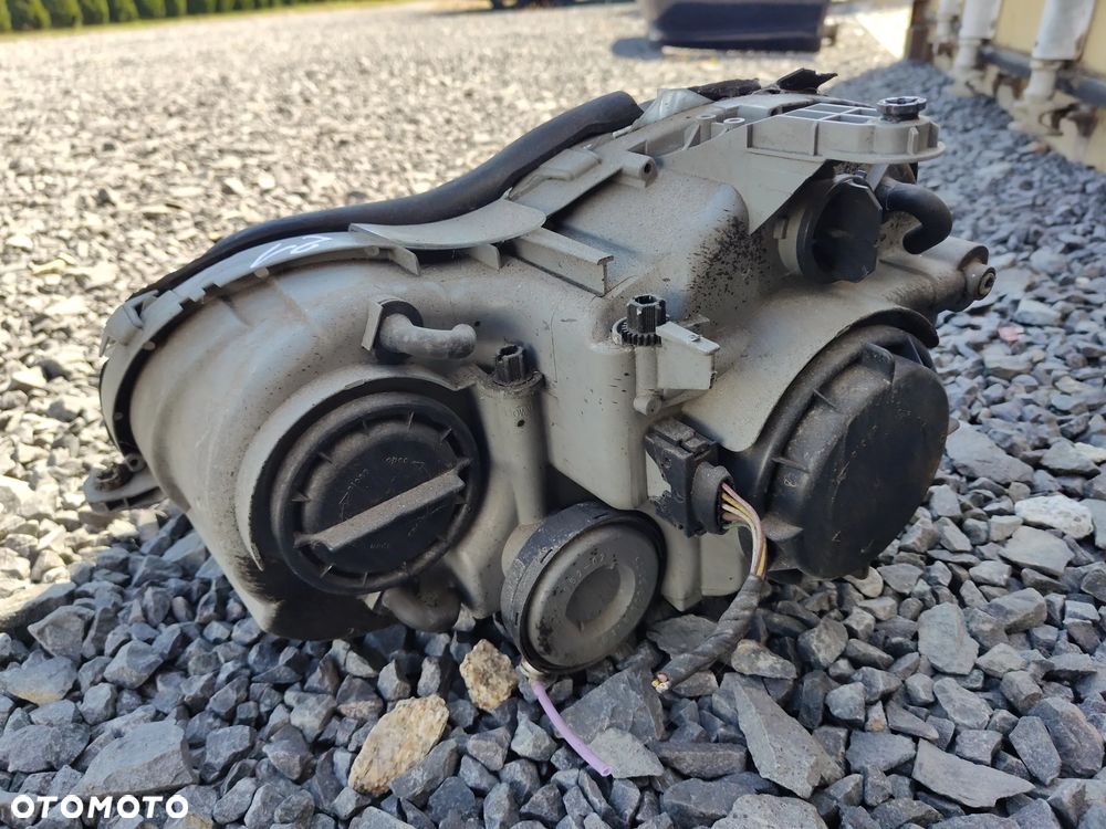 MERCEDES W209 CLK LAMPA przednia przód Prawa Lewa CAŁE ZACZEPY! uk H7 - 24