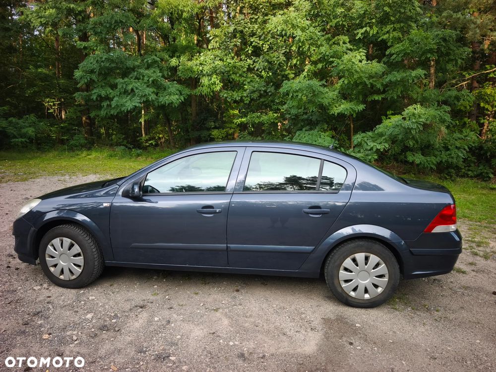 Opel Astra 1.6 Enjoy - 1