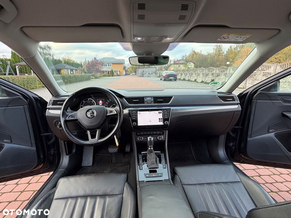 Skoda Superb 2.0 TDI DSG Sportline - 29
