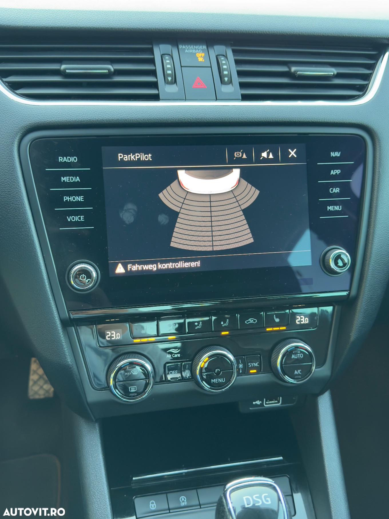 Skoda Octavia 1.6 TDI DSG Style - 20