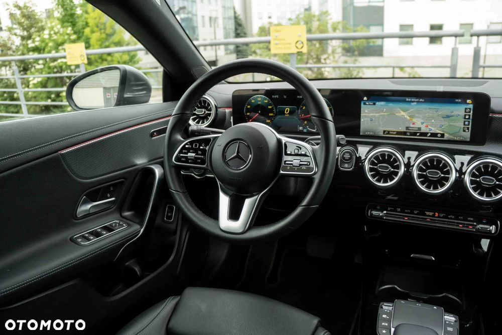 Mercedes-Benz CLA 180 Progressive 7G-DCT - 17