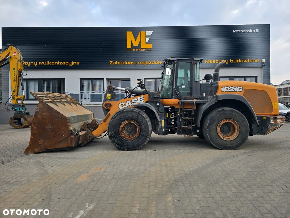 Case 1021 G