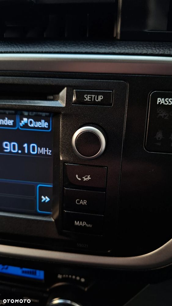 Toyota Auris 1.6 Sol - 29