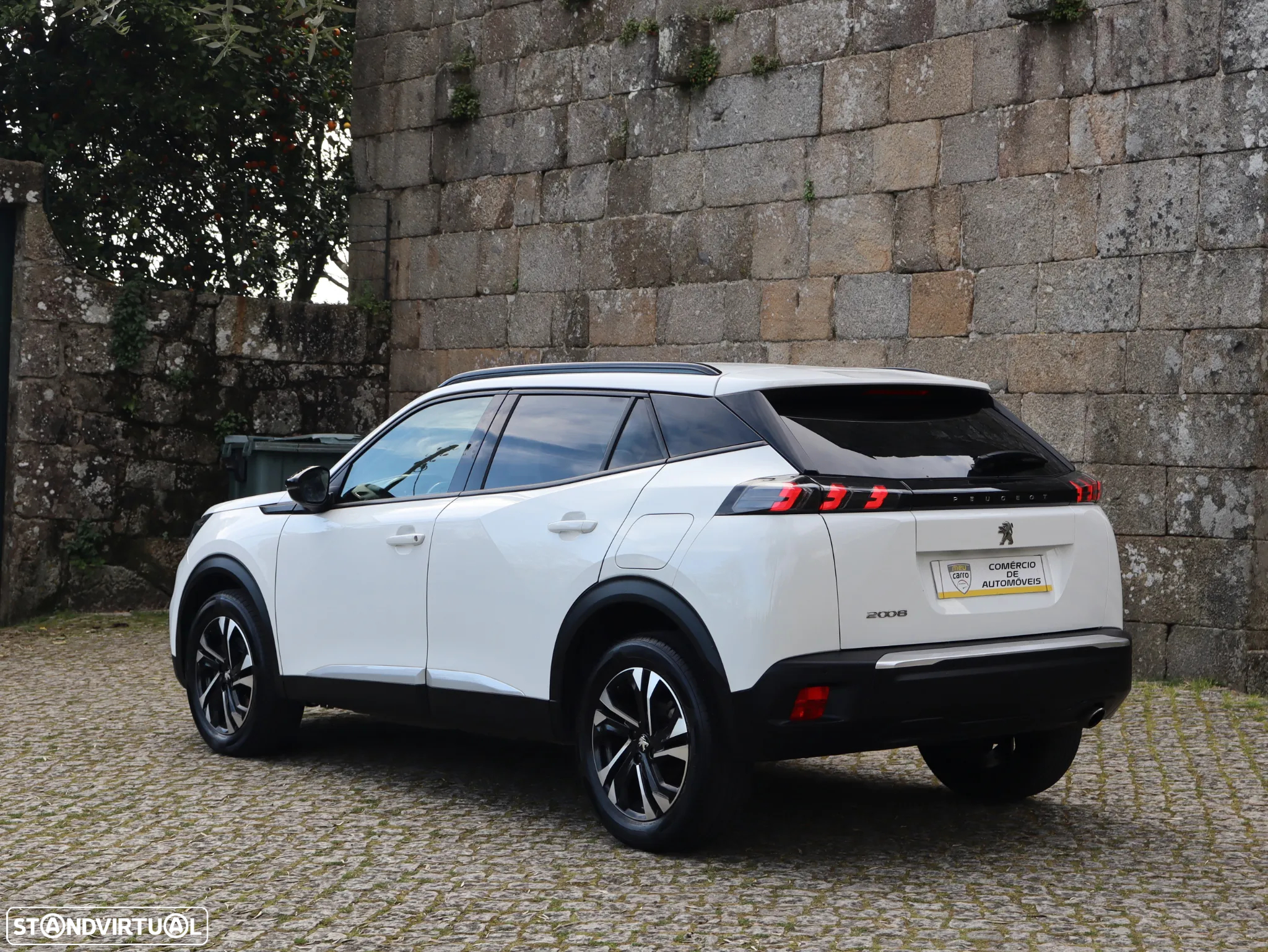 Peugeot 2008 1.5 BlueHDi Allure EAT8 - 2
