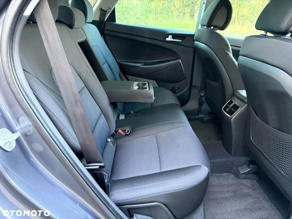 Hyundai Tucson blue 1.7 CRDi 2WD DCT Premium - 36