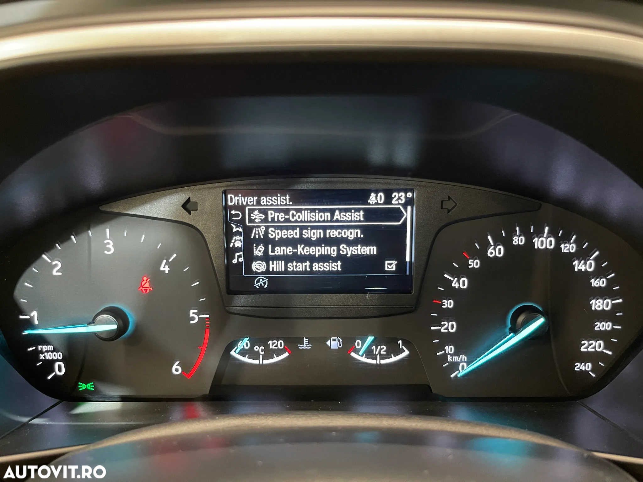 Ford Focus 1.5 EcoBlue Trend Edition - 23