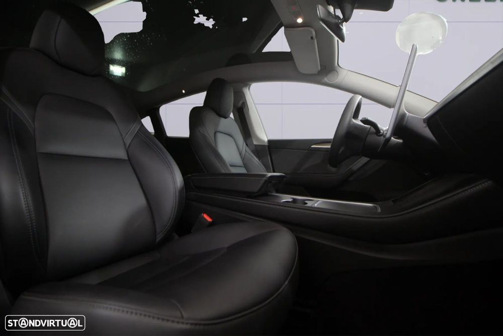 Tesla Model Y Standard - 14