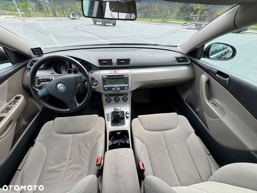 Volkswagen Passat 2.0 TDI Comfortline - 12