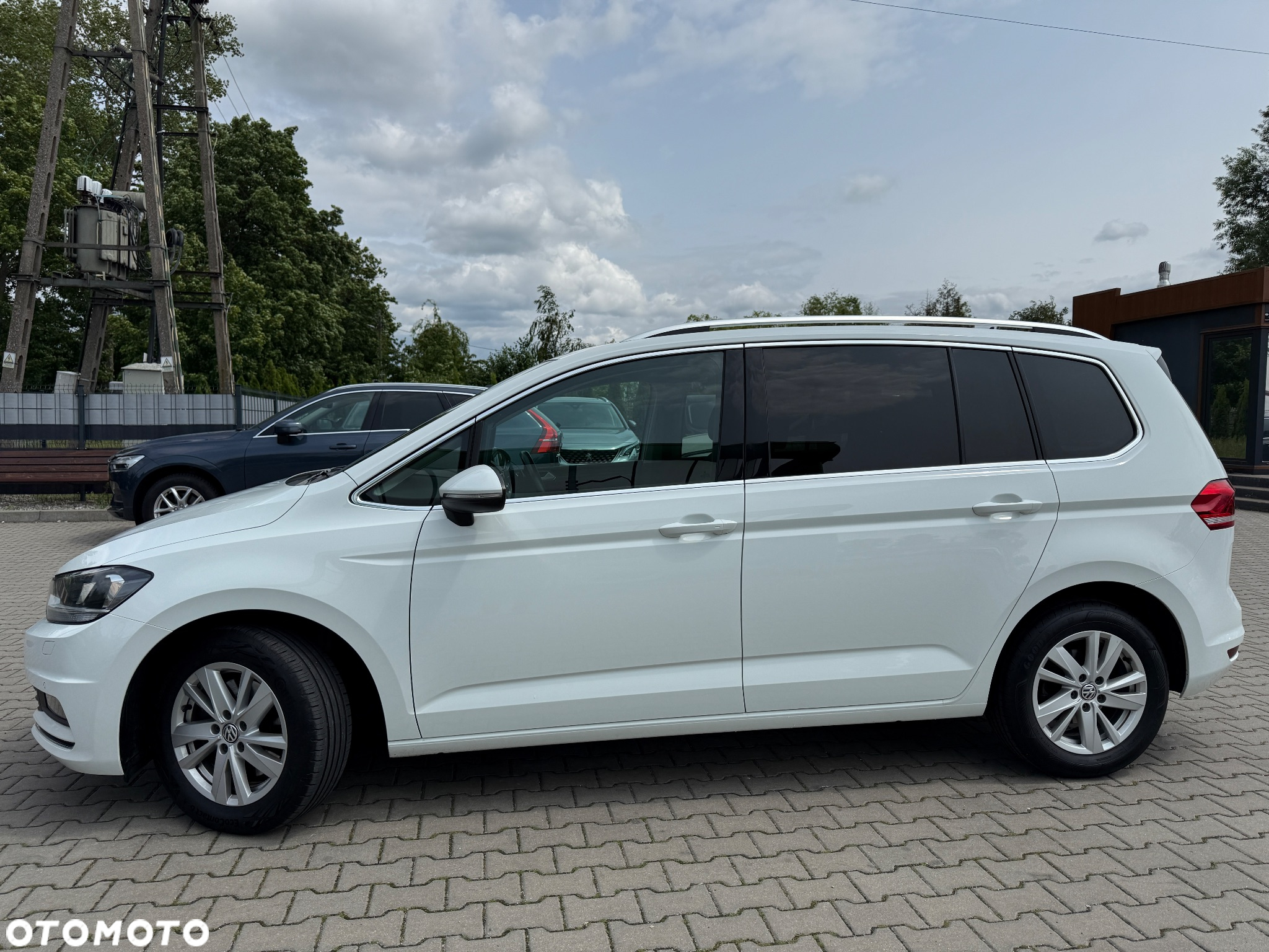 Volkswagen Touran 2.0 TDI BMT Comfortline DSG - 2