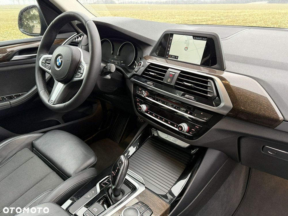 BMW X3 xDrive20i Advantage - 9