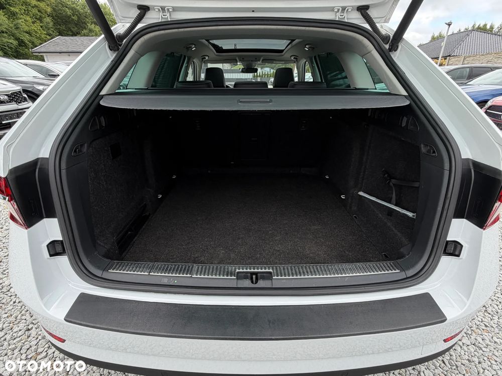 Skoda Superb 2.0 TDI SCR 4x4 L&K DSG - 31