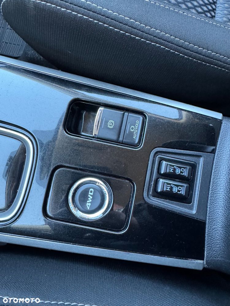 Mitsubishi Outlander - 32