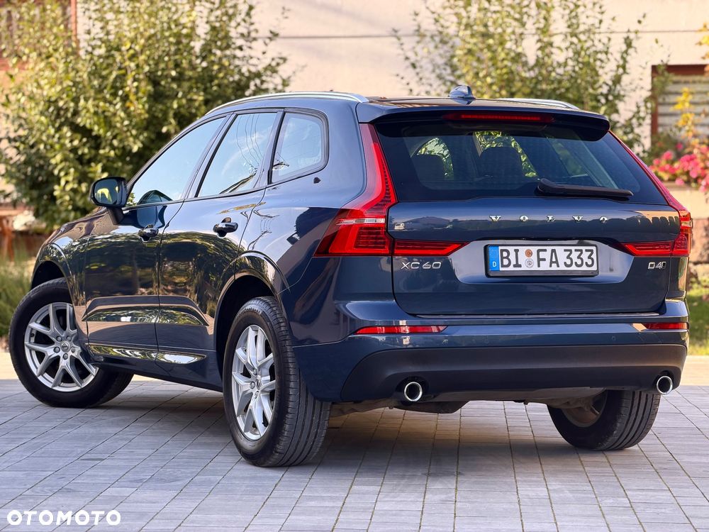 Volvo XC 60 D4 AWD Momentum - 4