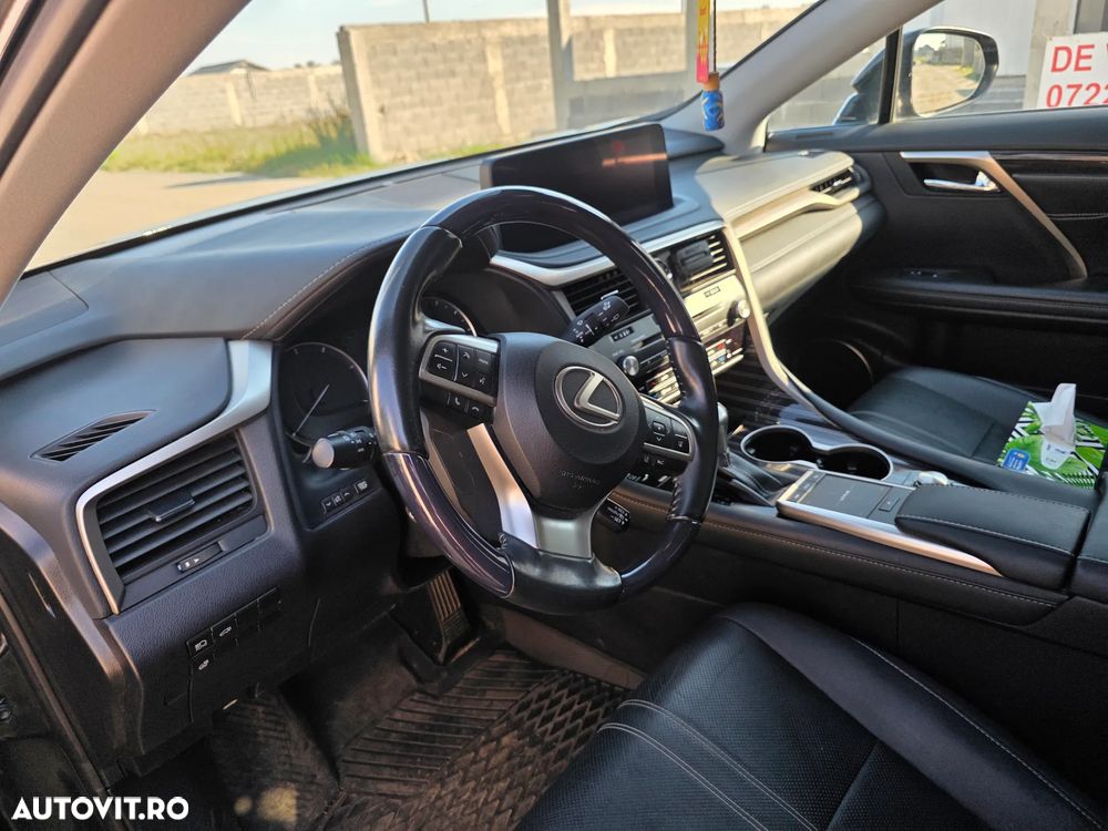 Lexus Seria RX - 17